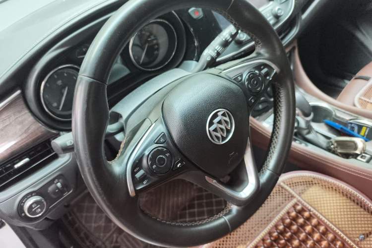 Used Buick Envision 2017 28T Four-Wheel Drive Elite Model Steering Wheel