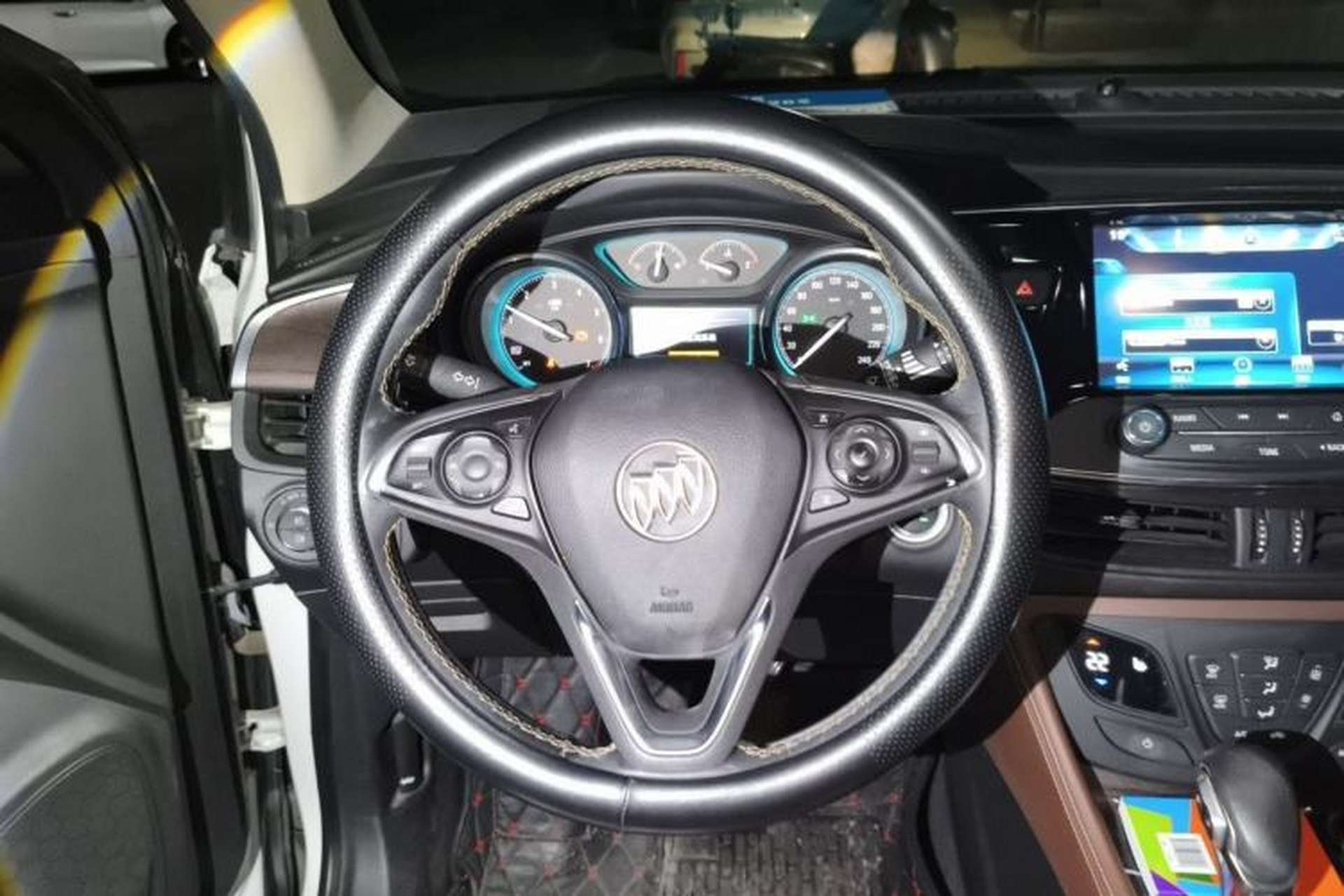 Used Buick Envision 2017 28T Four-Wheel Drive Elite Model Steering Wheel