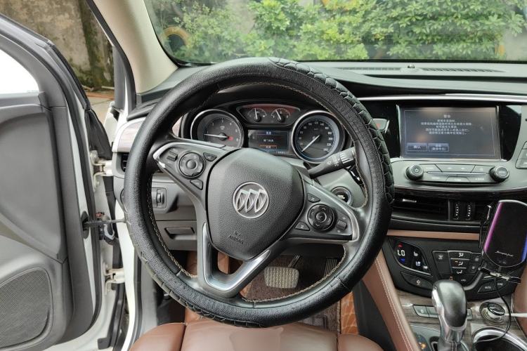 Used Buick Envision 2017 28T Four-Wheel Drive Luxury Model Steering Wheel