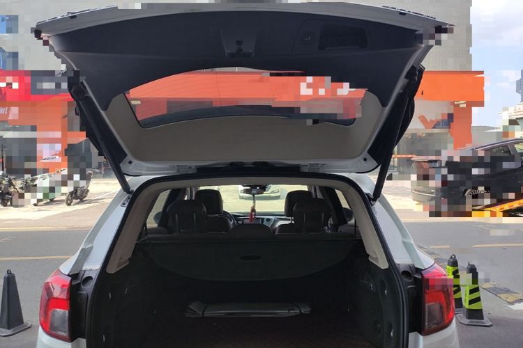 Used Buick Envision 2017 28T Four-Wheel Drive Elite Model Trunk