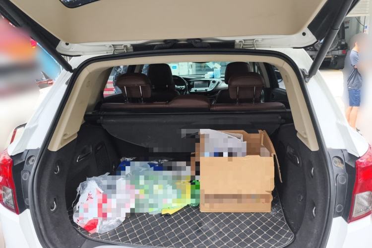 Used Buick Envision 2017 28T Four-Wheel Drive Elite Model Trunk