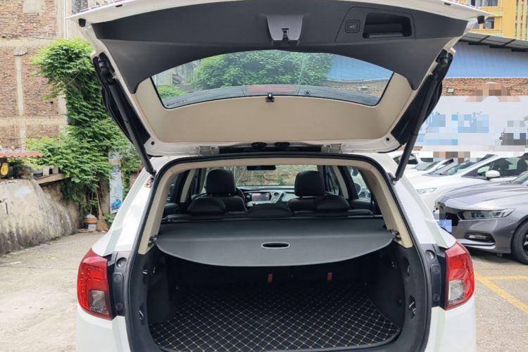 Used Buick Envision 2017 28T Four-Wheel Drive Elite Model Trunk