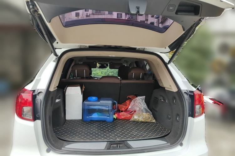 Used Buick Envision 2017 28T Four-Wheel Drive Luxury Model Trunk