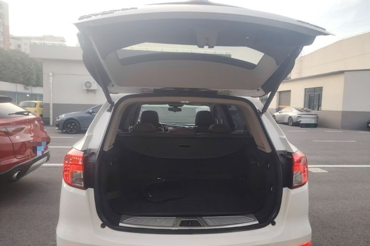 Used Buick Envision 2017 28T Four-Wheel Drive Elite Model Trunk