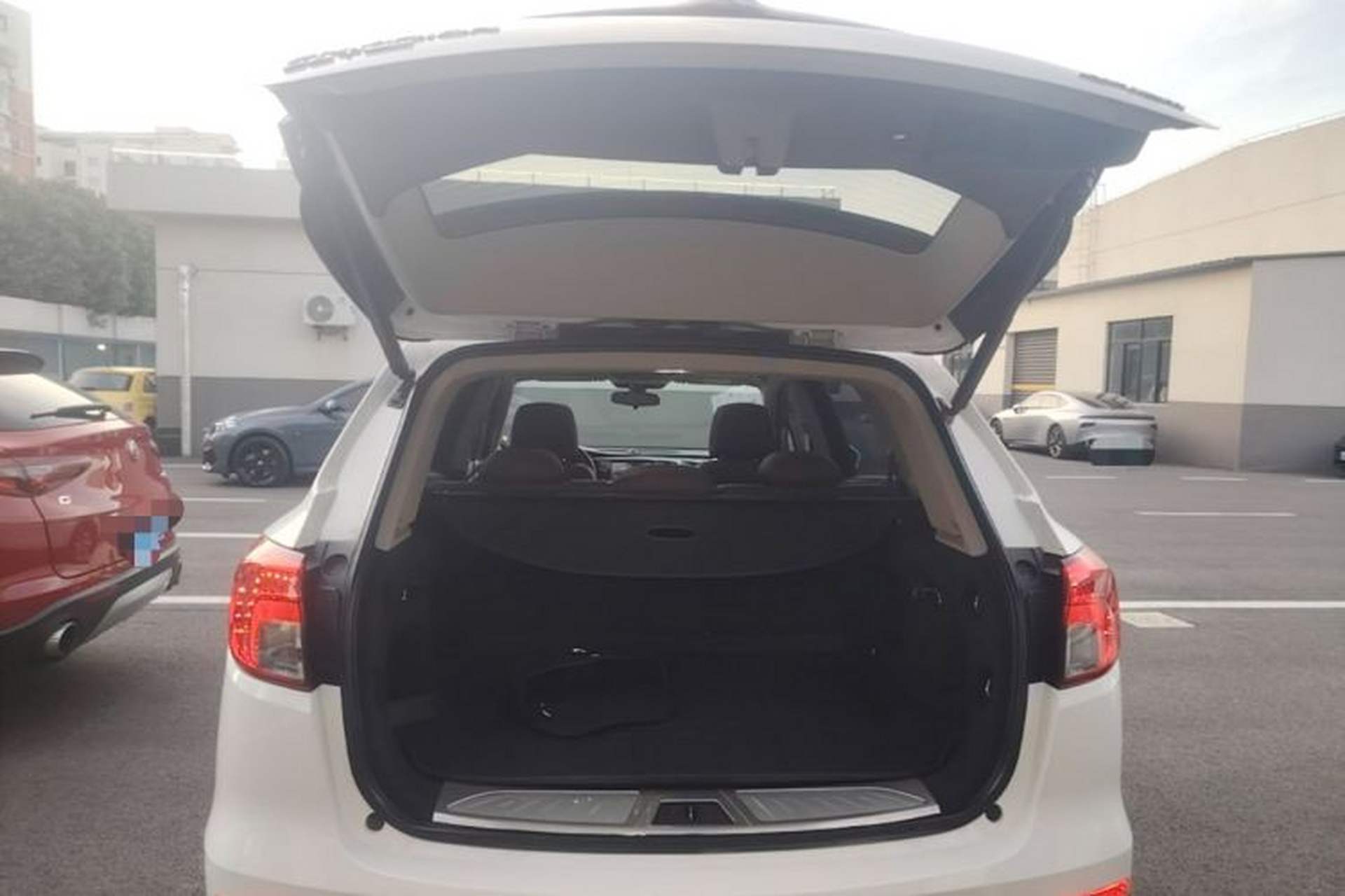Used Buick Envision 2017 28T Four-Wheel Drive Elite Model Trunk