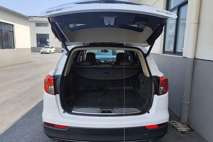 Used Buick Envision 2017 28T Four-Wheel Drive Elite Model Trunk