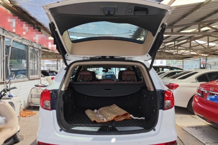 Used Buick Envision 2017 20T Two-Wheel Drive Luxury Model Trunk