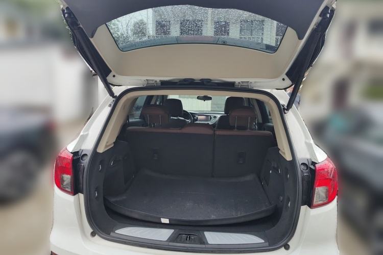 Used Buick Envision 2017 28T Four-Wheel Drive Elite Model Trunk