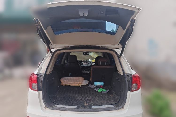Used Buick Envision 2017 28T Four-Wheel Drive Elite Model Trunk