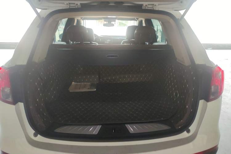 Used Buick Envision 2017 20T Two-Wheel Drive Elite Version Trunk