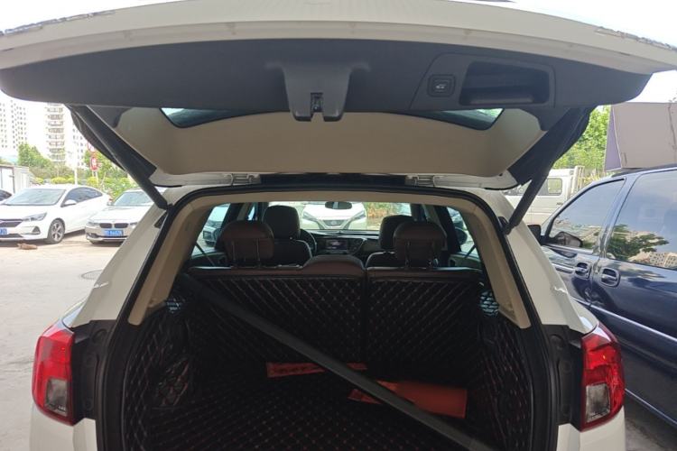 Used Buick Envision 2017 28T Four-Wheel Drive Elite Model Trunk