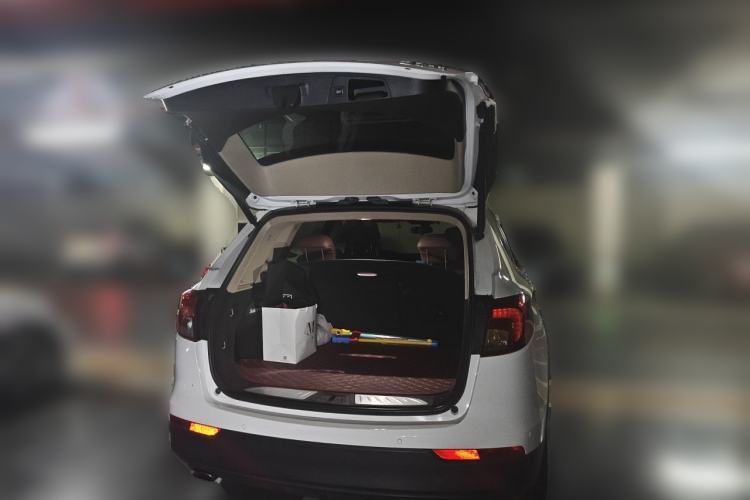 Used Buick Envision 2017 28T Four-Wheel Drive Elite Model Trunk