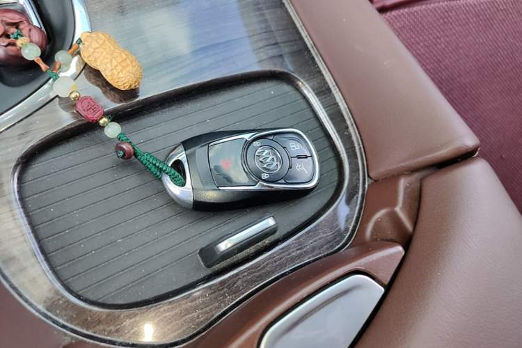 Used Buick Envision 2017 28T Four-Wheel Drive Elite Model Vehicle Key
