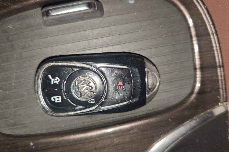 Used Buick Envision 2017 28T Four-Wheel Drive Elite Model Vehicle Key