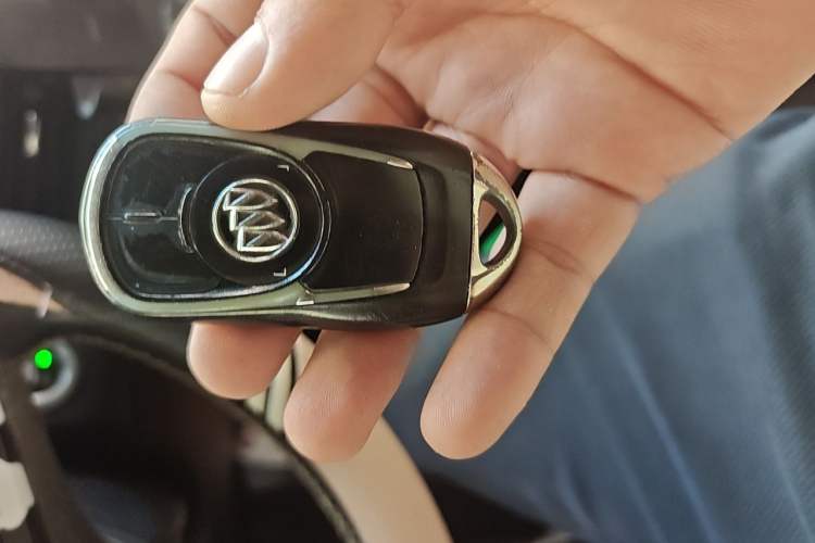 Used Buick Envision 2017 20T Two-Wheel Drive Luxury Model Vehicle Key