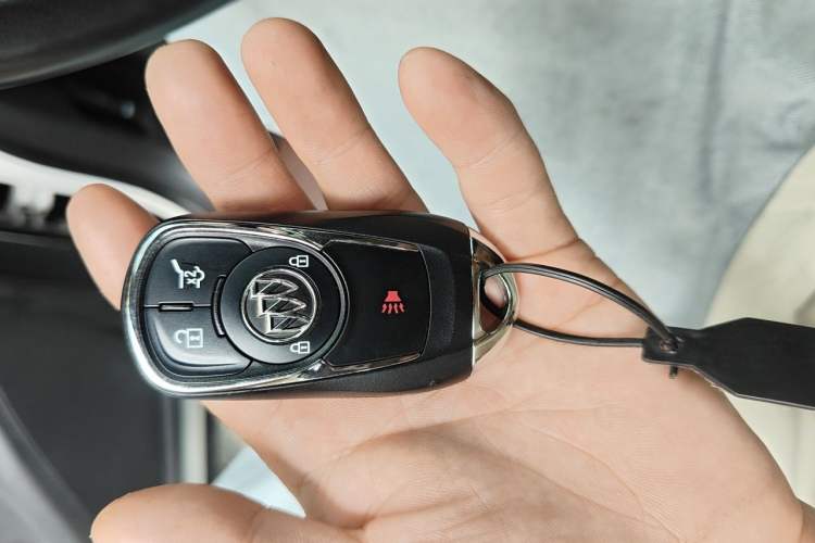 Used Buick Envision 2017 28T Four-Wheel Drive Elite Model Vehicle Key