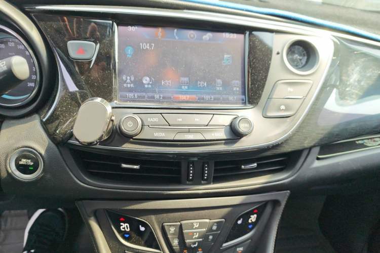Used Buick Envision 2017 28T Four-Wheel Drive Elite Model Audio And AC Panel