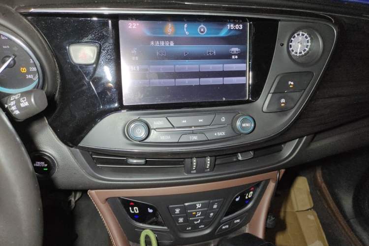 Used Buick Envision 2017 28T Four-Wheel Drive Luxury Model Audio And AC Panel