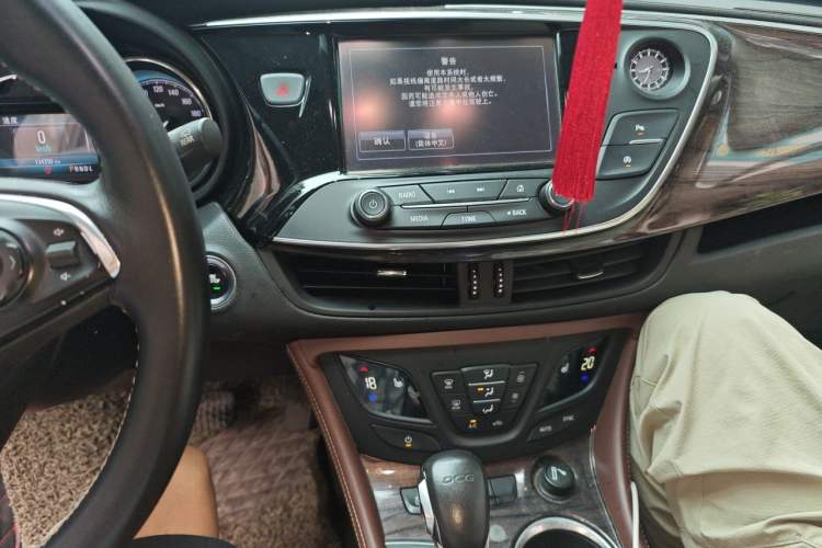 Used Buick Envision 2017 20T Two-Wheel Drive Elite Version Audio And AC Panel