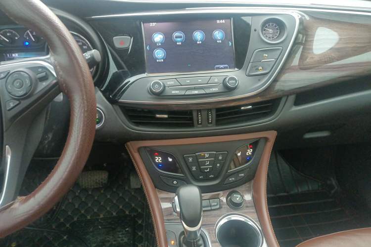 Used Buick Envision 2017 28T Four-Wheel Drive Elite Model Audio And AC Panel