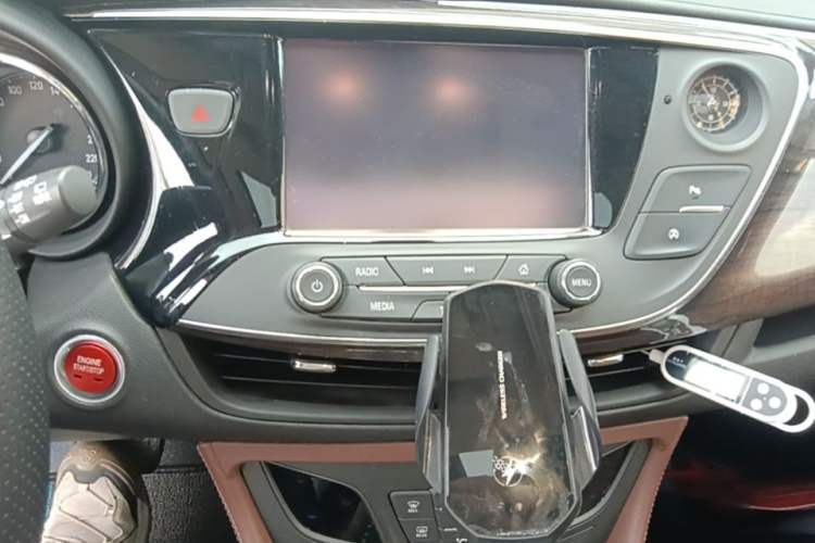 Used Buick Envision 2017 20T Two-Wheel Drive Elite Version Audio And AC Panel