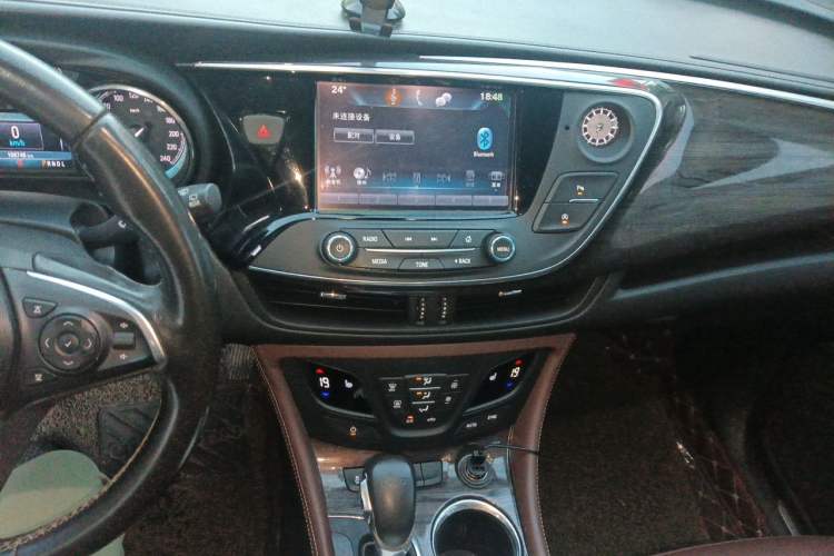 Used Buick Envision 2017 20T Two-Wheel Drive Elite Version Audio And AC Panel