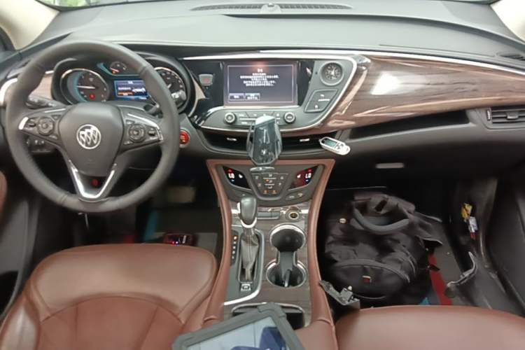 Used Buick Envision 2017 20T Two-Wheel Drive Elite Version Center Console