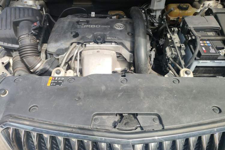 Used Buick Envision 2017 28T Four-Wheel Drive Elite Model Engine Bay