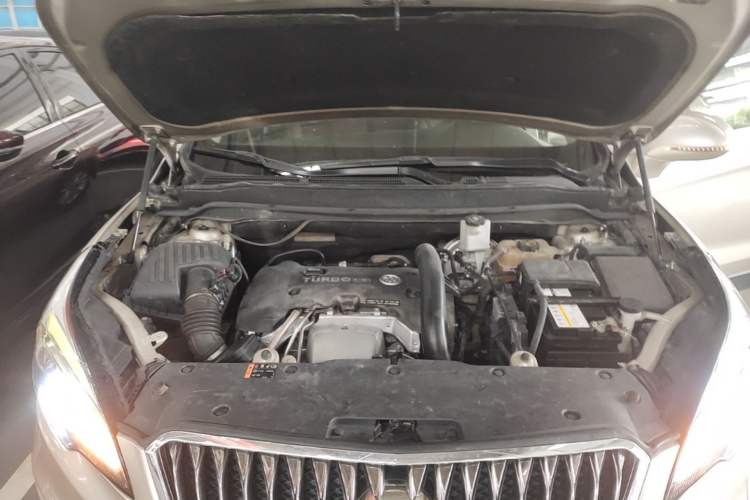Used Buick Envision 2017 28T Four-Wheel Drive Elite Model Engine Bay