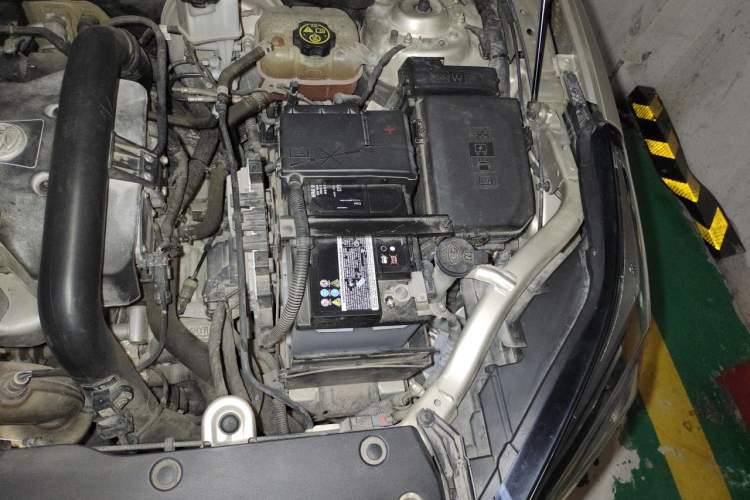 Used Buick Envision 2017 28T Four-Wheel Drive Luxury Model Engine Bay Left