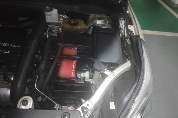 Used Buick Envision 2017 20T Two-Wheel Drive Leading Version Engine Bay Left