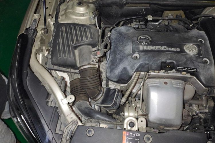 Used Buick Envision 2017 28T Four-Wheel Drive Luxury Model Engine Bay Right