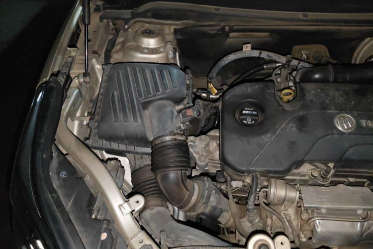 Used Buick Envision 2017 20T Two-Wheel Drive Leading Version Engine Bay Right