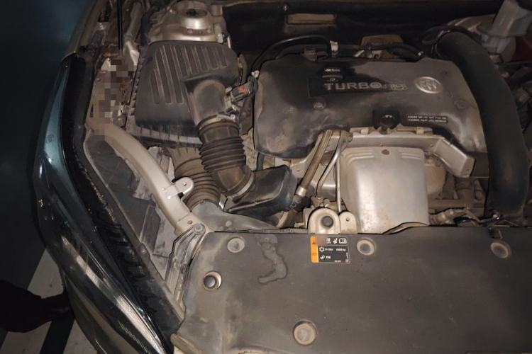 Used Buick Envision 2017 28T Four-Wheel Drive Luxury Model Engine Bay Right