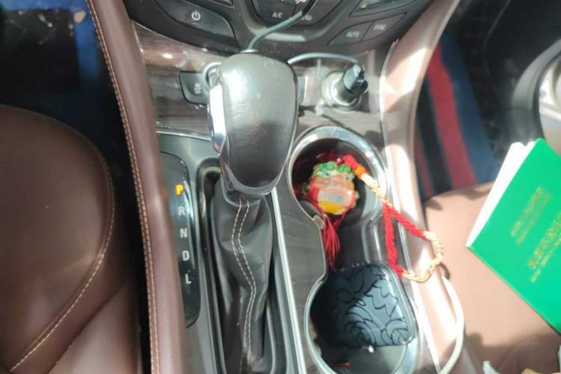 Used Buick Envision 2017 28T Four-Wheel Drive Elite Model Gear Lever
