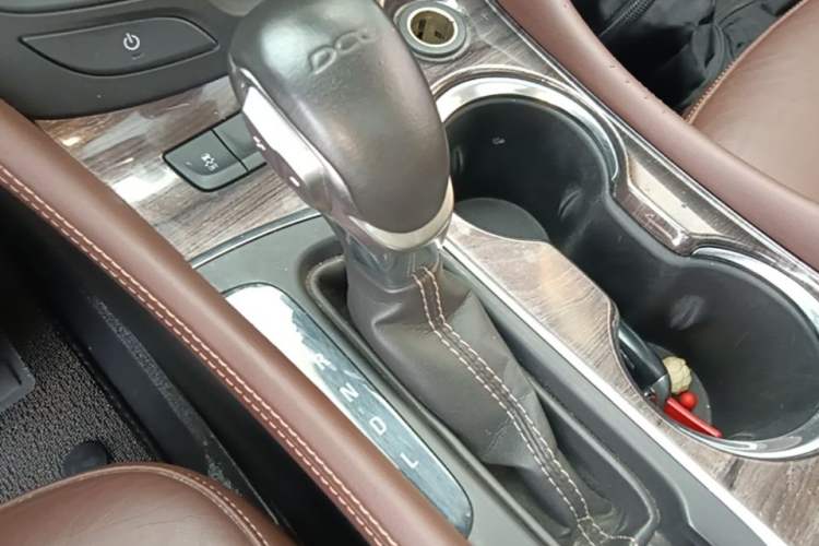 Used Buick Envision 2017 20T Two-Wheel Drive Elite Version Gear Lever