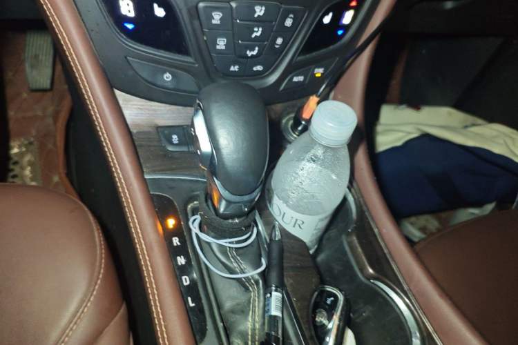 Used Buick Envision 2017 28T Four-Wheel Drive Elite Model Gear Lever