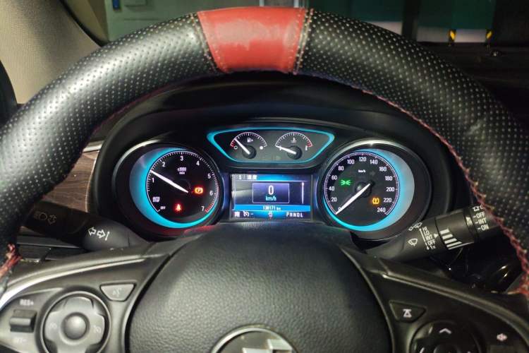 Used Buick Envision 2017 28T Four-Wheel Drive Elite Model Instrument Cluster