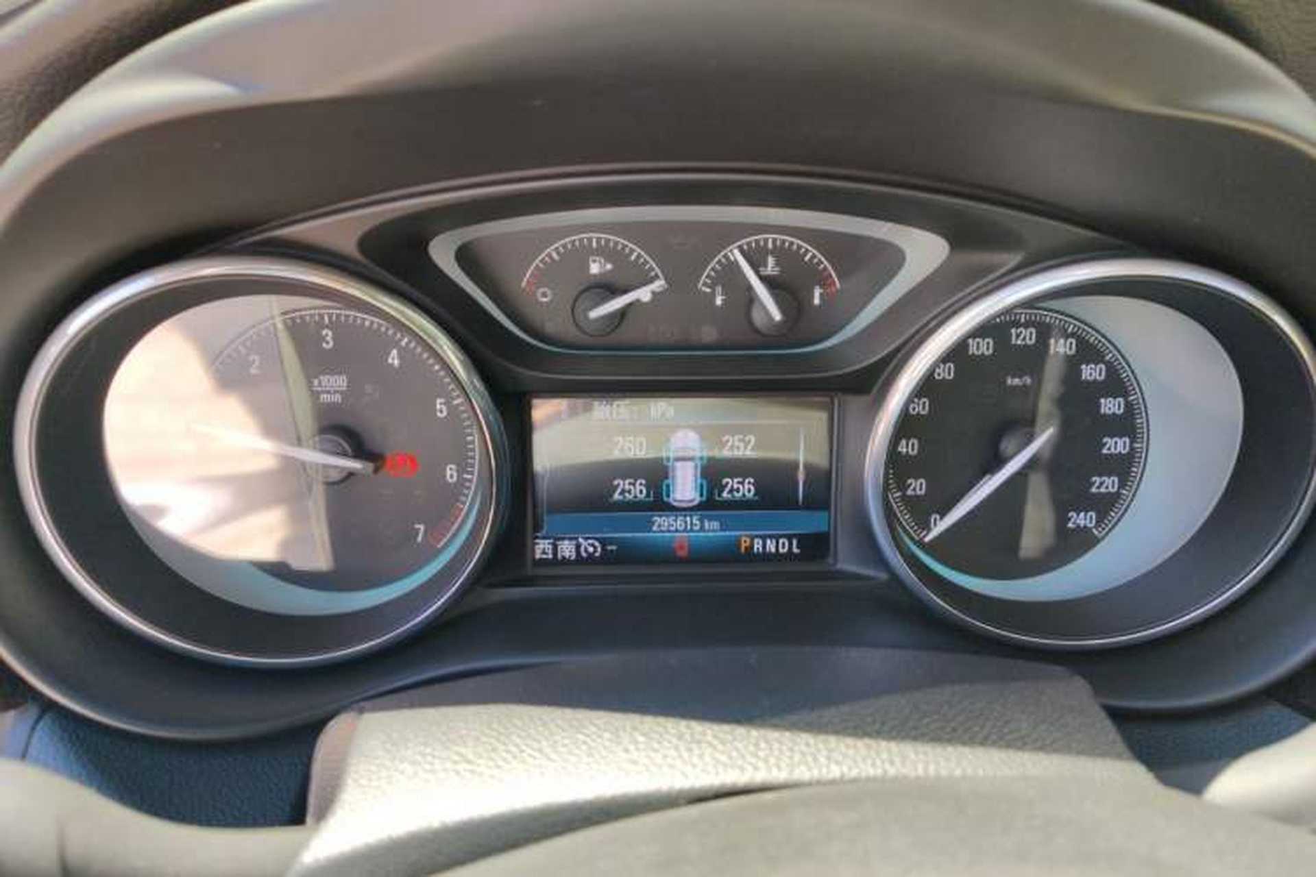 Used Buick Envision 2017 28T Four-Wheel Drive Elite Model Instrument Cluster