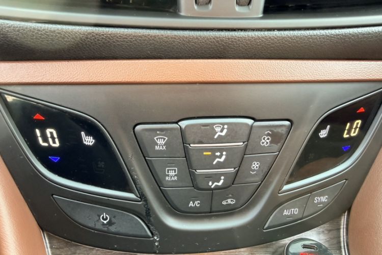 Used Buick Envision 2017 28T Four-Wheel Drive Elite Model Interior 4