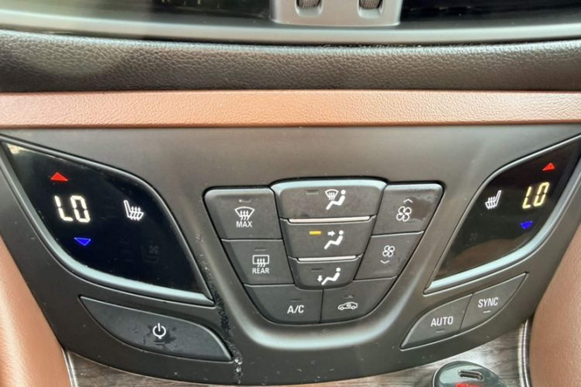 Used Buick Envision 2017 28T Four-Wheel Drive Elite Model Interior 4