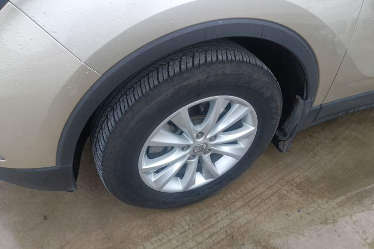 Used Buick Envision 2017 28T Four-Wheel Drive Elite Model Left Front Wheel Hub