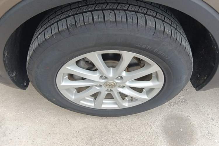 Used Buick Envision 2017 20T Two-Wheel Drive Elite Version Left Front Wheel Hub