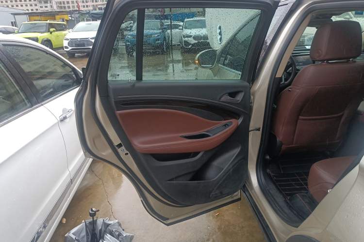 Used Buick Envision 2017 28T Four-Wheel Drive Elite Model Left Rear Door Interior