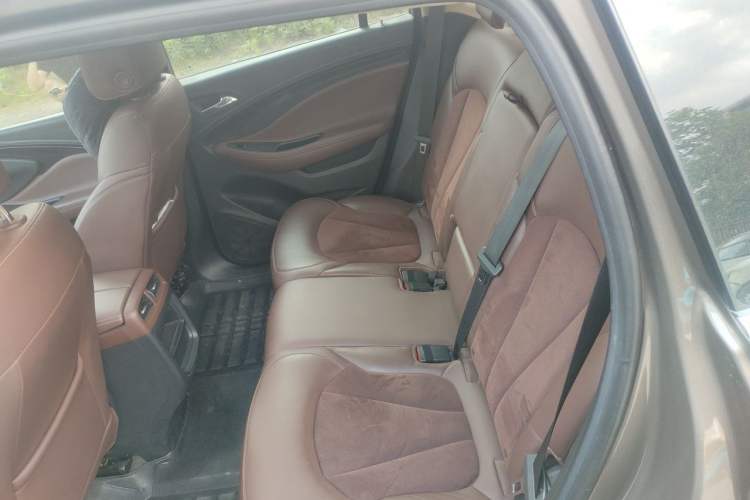 Used Buick Envision 2017 28T Four-Wheel Drive Elite Model Left Rear Seat