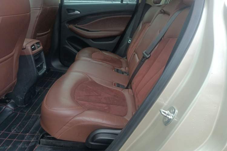 Used Buick Envision 2017 28T Four-Wheel Drive Elite Model Left Rear Seat