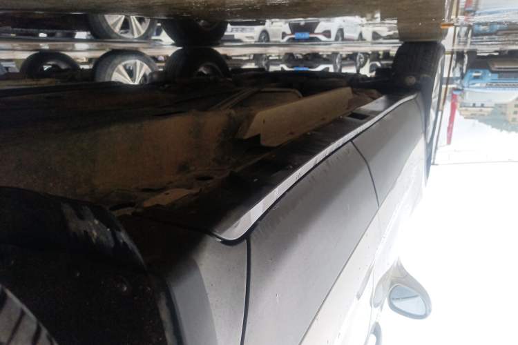 Used Buick Envision 2017 28T Four-Wheel Drive Elite Model Left Side Sill