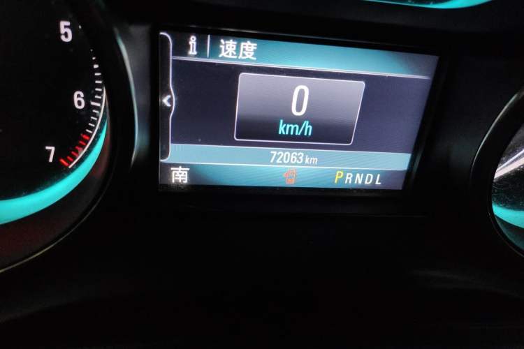 Used Buick Envision 2017 28T Four-Wheel Drive Luxury Model Odometer Close Up
