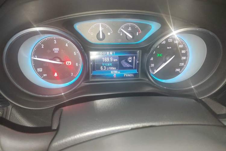 Used Buick Envision 2017 20T Two-Wheel Drive Leading Version Odometer Close Up