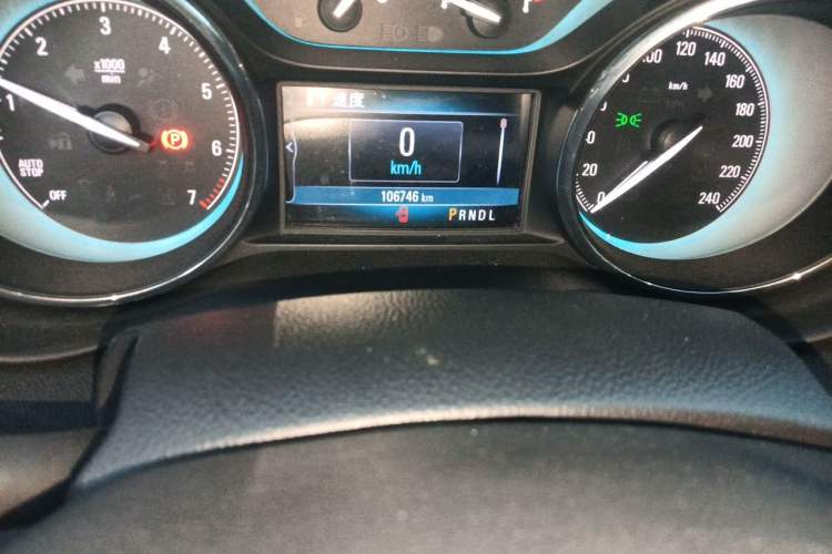Used Buick Envision 2017 20T Two-Wheel Drive Elite Version Odometer Close Up